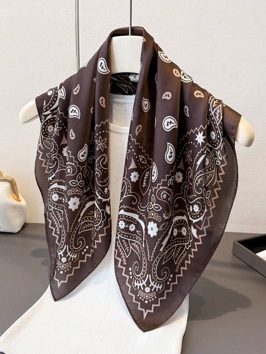 785-019e3c30-fabc-7309-af04-cdadcdd58d66.jpg Pañoleta café - Imagen 1