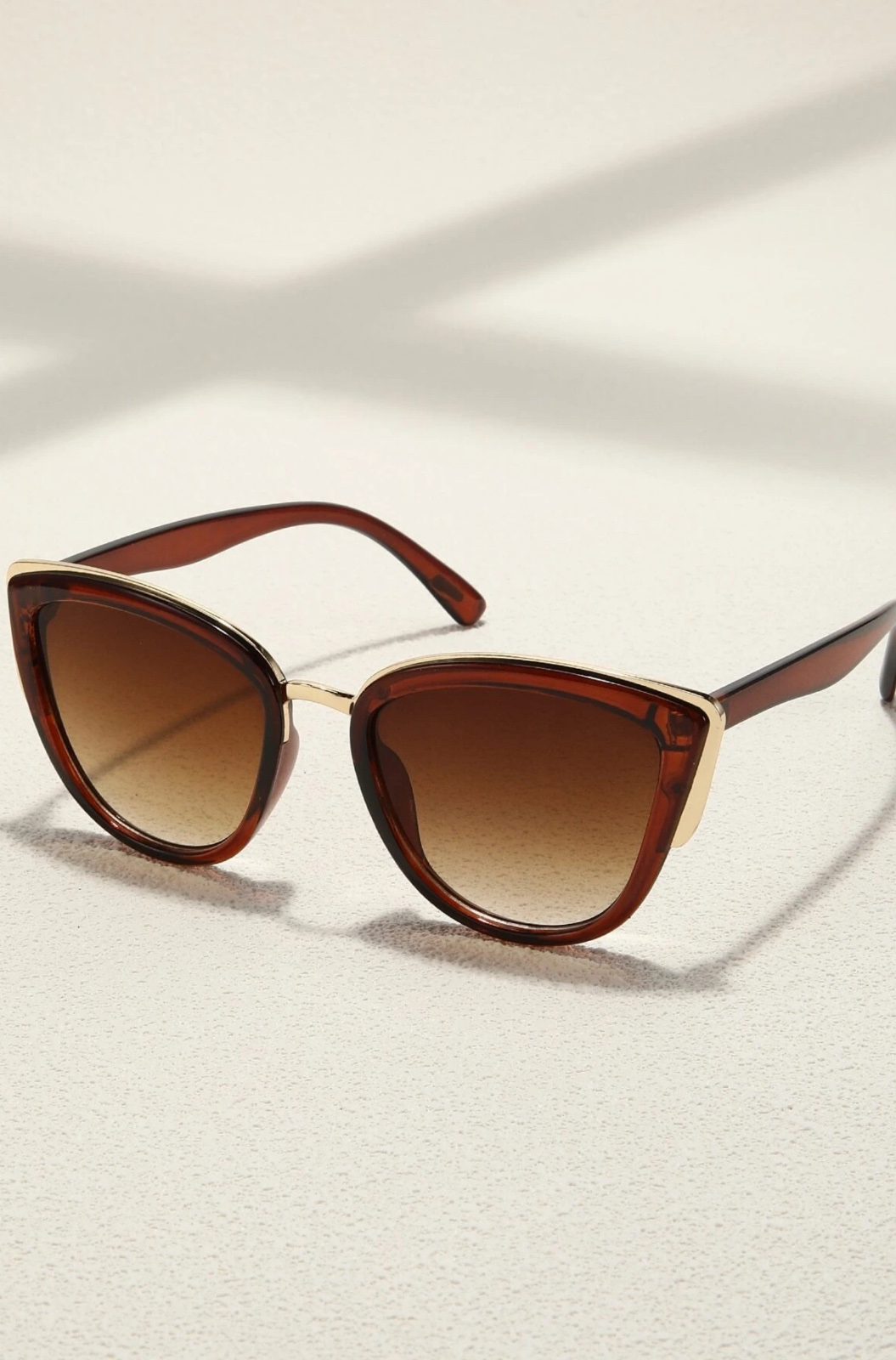785-0195128c-f68f-770e-a39b-f6137f85fbdc.jpg Lentes café/dorado - Imagen 1