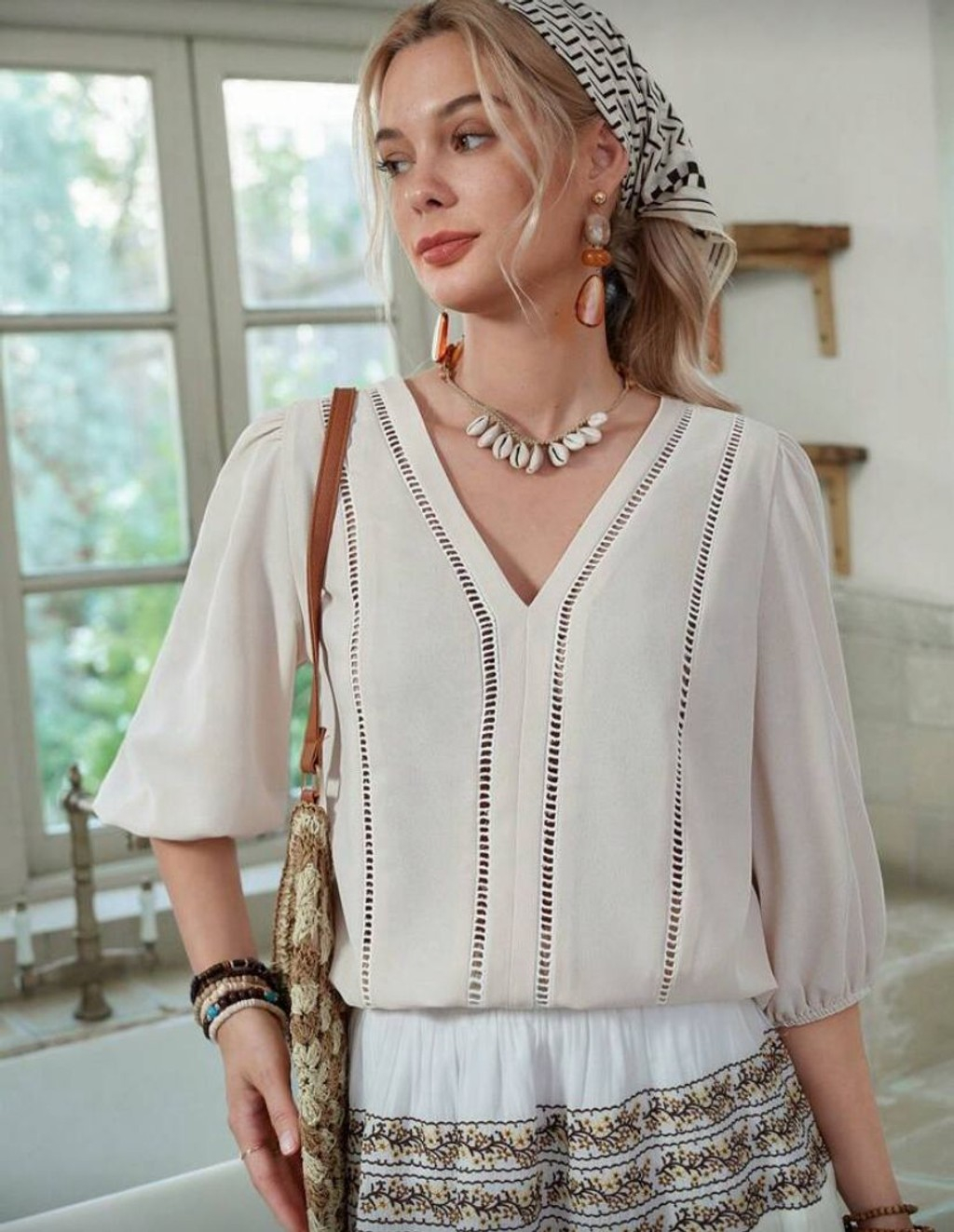 785-019bec62-7555-74be-aa9f-b6446705af8a.jpg Blusa beige - Imagen 1