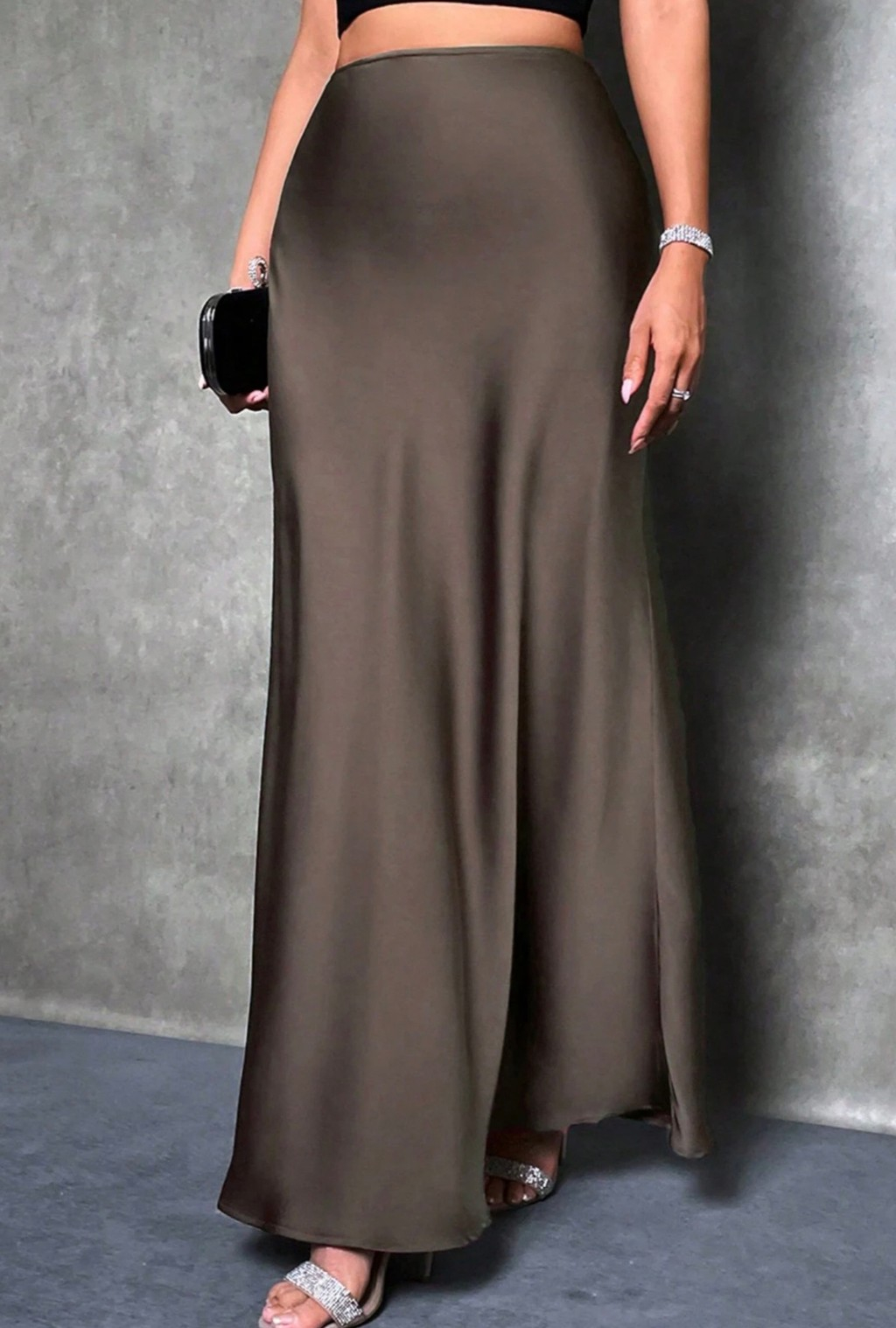 785-019cd512-be06-725a-9350-b58649c700c7.jpg Falda satin café - Imagen 1
