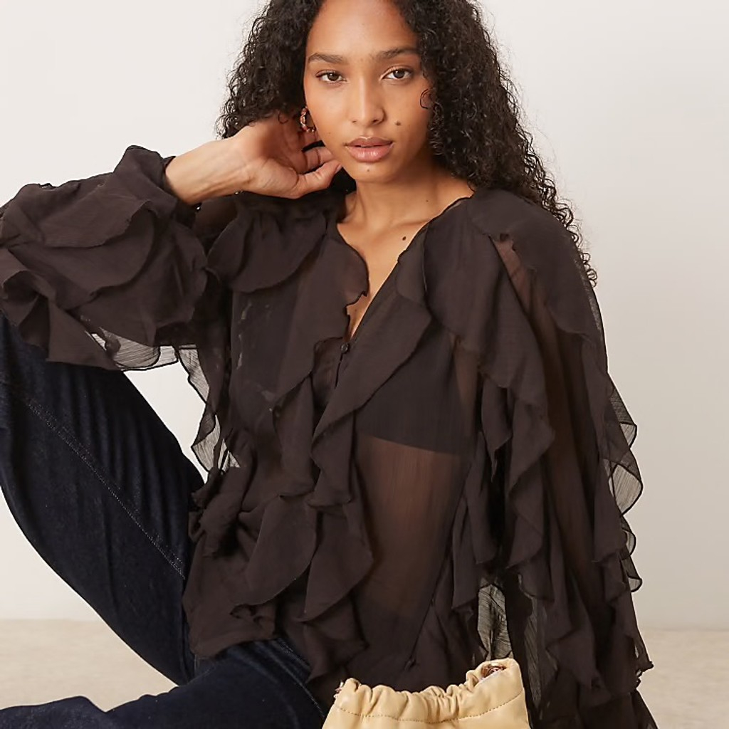 785-019cdfd1-be3b-759b-9019-0ad91f667440.jpg Blusa color café manga larga - Imagen 1